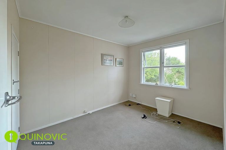 Photo of property in 1 La Trobe Street, Pakuranga Heights, Auckland, 2010