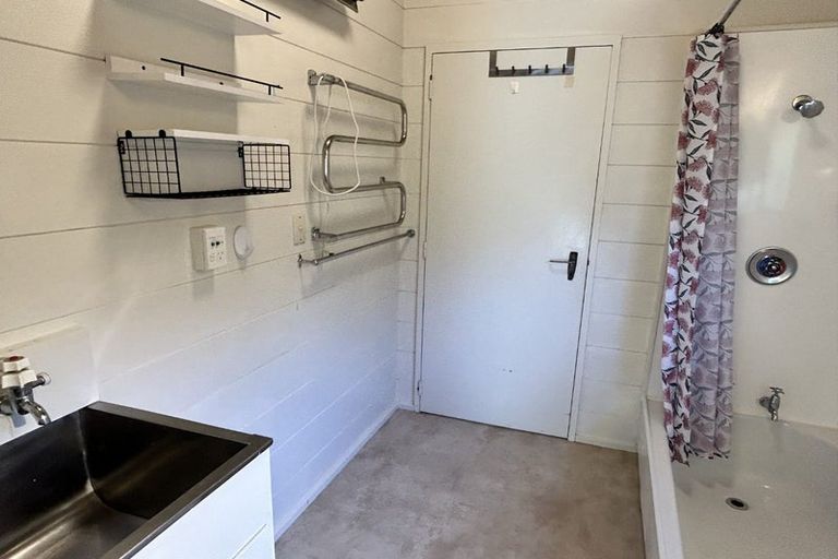 Photo of property in 104 Winara Avenue, Waikanae, 5036