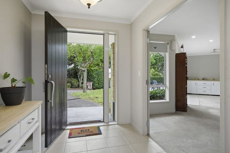 Photo of property in 10 Ernest Shackleton Place, Waiuku, 2123