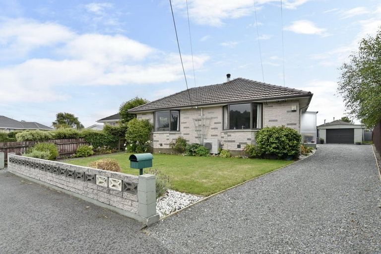 Photo of property in 11 Quebec Place, Wainoni, Christchurch, 8061