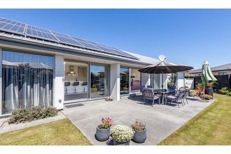 Photo of property in 8 Wisteria Lane, Rangiora, 7400