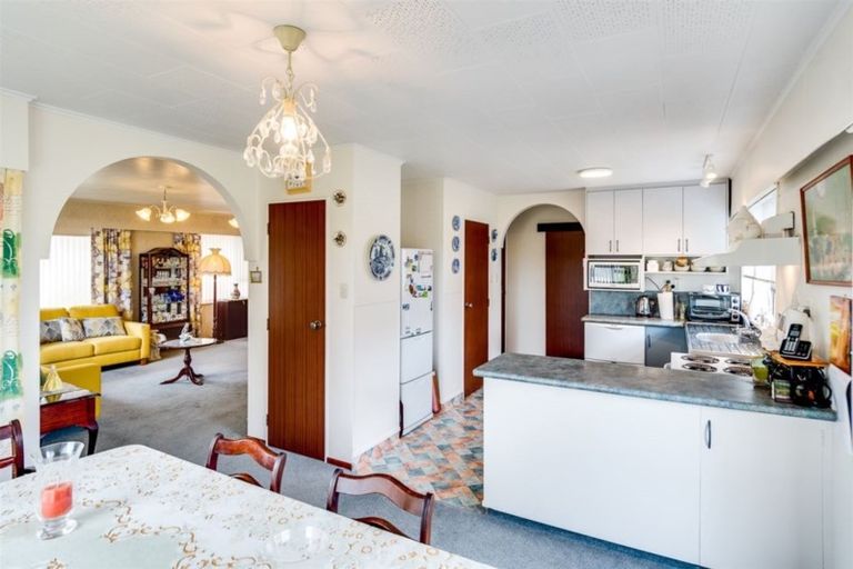 Photo of property in 174 Tait Drive, Greenmeadows, Napier, 4112