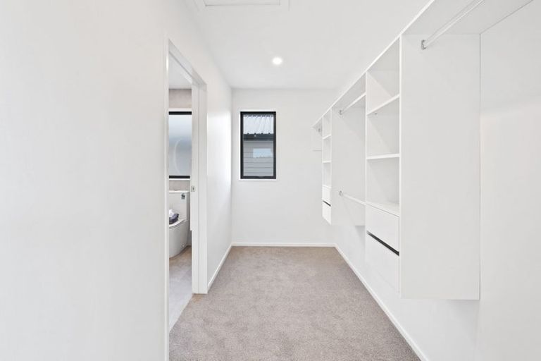 Photo of property in 4 Auden Close, Somerville, Auckland, 2014