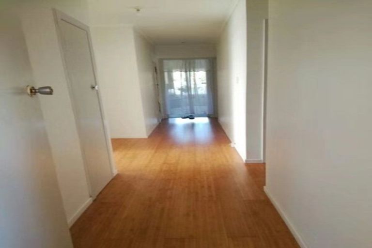 Photo of property in 16 Tonar Street, Northcote, Auckland, 0627