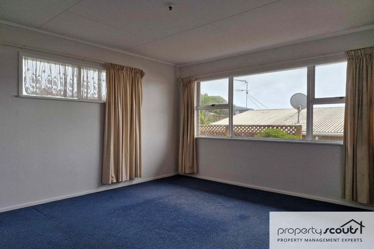 Photo of property in 16 Carlton Terrace, Westown, New Plymouth, 4310