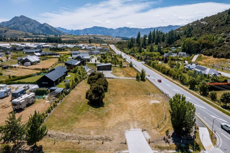 Photo of property in 2 Mount Linton Avenue, Wanaka, 9305
