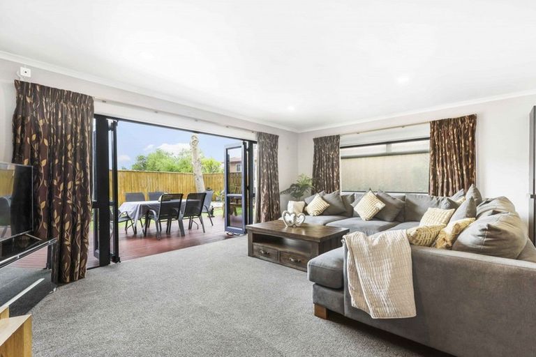 Photo of property in 15 Hollinger Place, Nawton, Hamilton, 3200