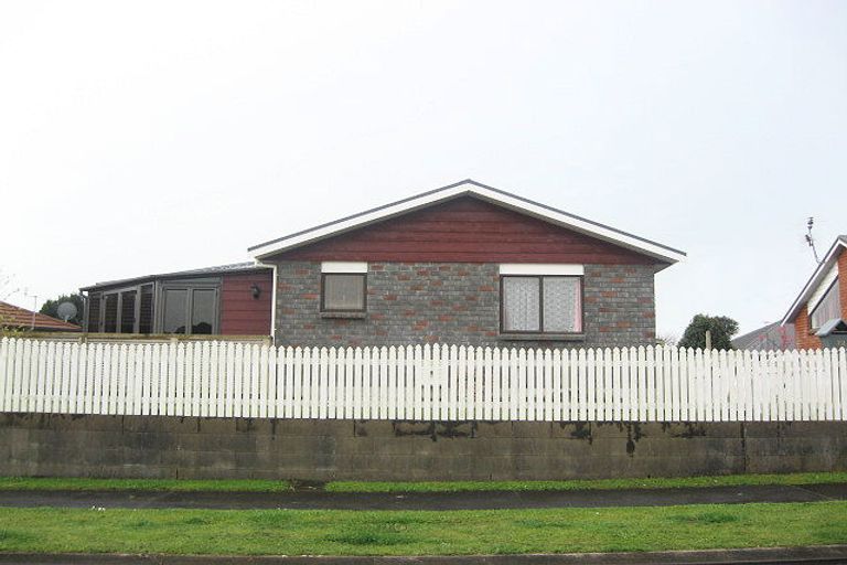 Photo of property in 22 Park Lane, Waitara, 4320
