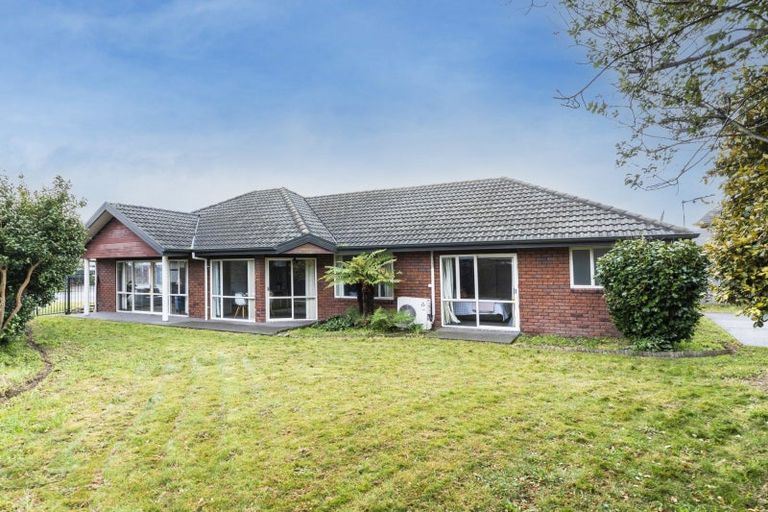 Photo of property in 10 Fieldmoor Place, Parklands, Christchurch, 8083