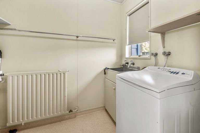 Photo of property in 6 Robertson Street, Glenholme, Rotorua, 3010