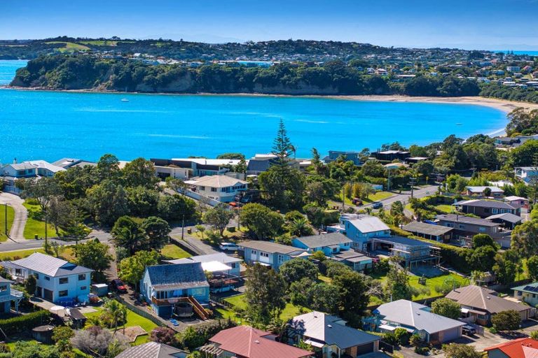 Photo of property in 245 Vipond Road, Stanmore Bay, Whangaparaoa, 0932