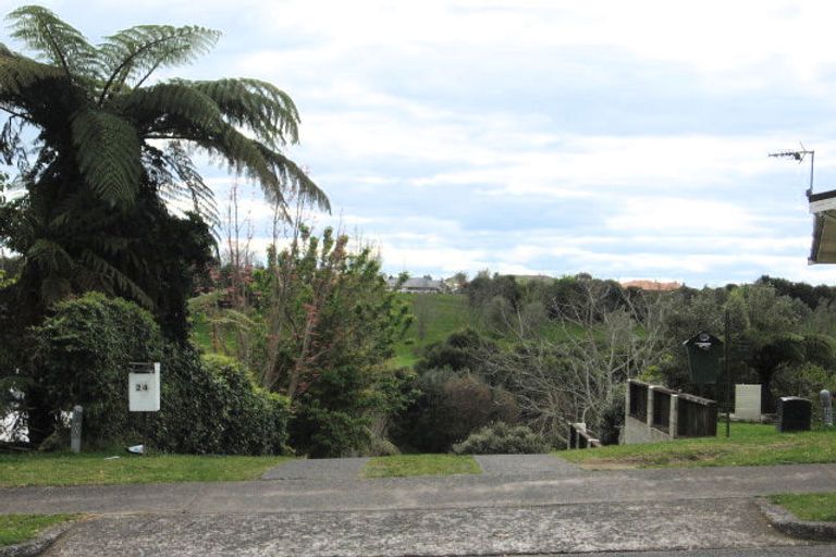 Photo of property in 24 Cumberland Crescent, Welcome Bay, Tauranga, 3112