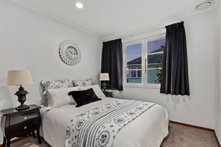 Photo of property in 46 Strid Road, Te Atatu South, Auckland, 0610