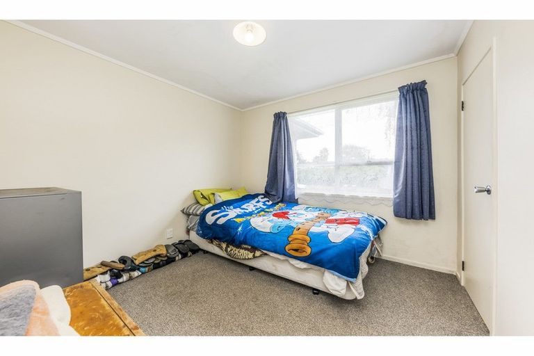 Photo of property in 2 Hobman Place, Manurewa, Auckland, 2102