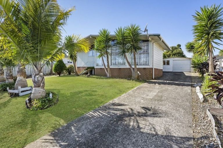 Photo of property in 328 Roscommon Road, Clendon Park, Auckland, 2103