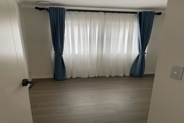 Photo of property in 2 Morepork Street, Flat Bush, Auckland, 2019