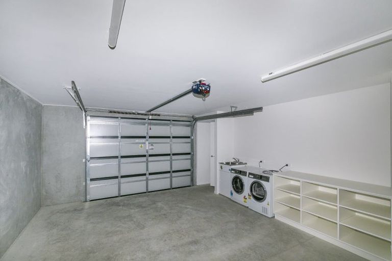 Photo of property in 83 Melbourne Road, Island Bay, Wellington, 6023