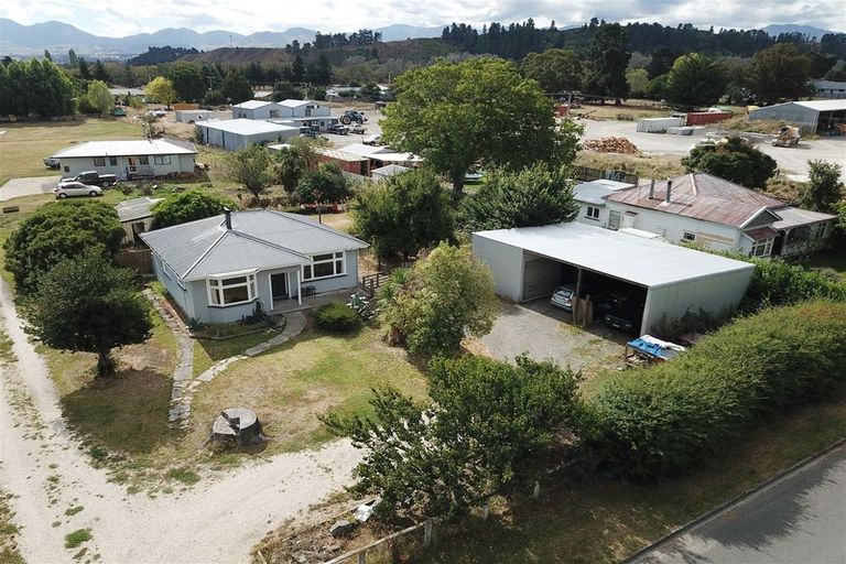 Photo of property in 39 Parnassus Street, Waiau, 7332