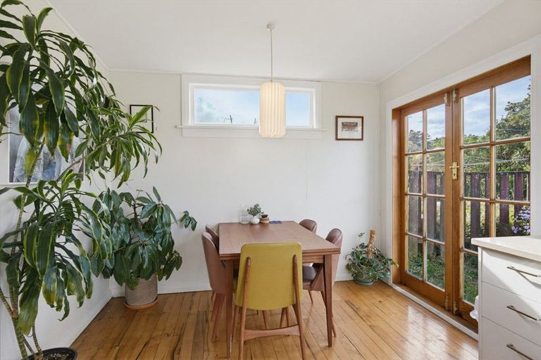 Photo of property in 26 Carlisle Street, Island Bay, Wellington, 6023