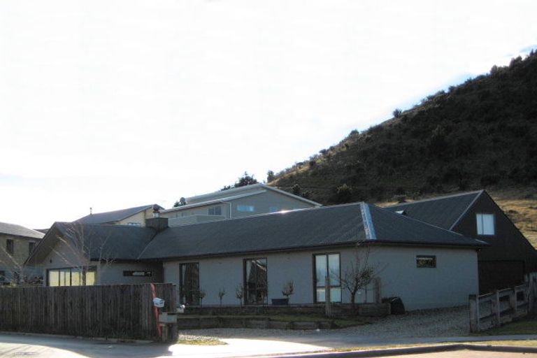 Photo of property in 25 Allenby Place, Wanaka, 9305