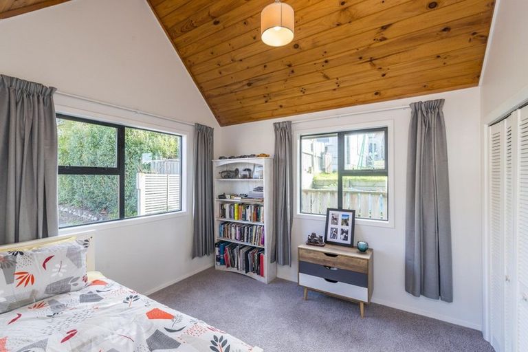Photo of property in 28 Kaka Road, Raumati Beach, Paraparaumu, 5032