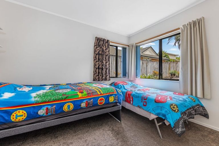 Photo of property in 8 Millstream Drive, Henderson, Auckland, 0610