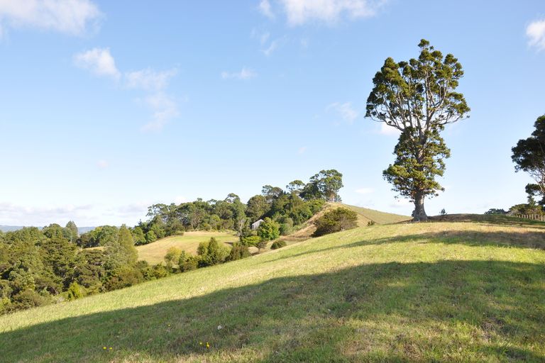 Photo of property in 5 Kookaburra Drive, Tawharanui Peninsula, Warkworth, 0986