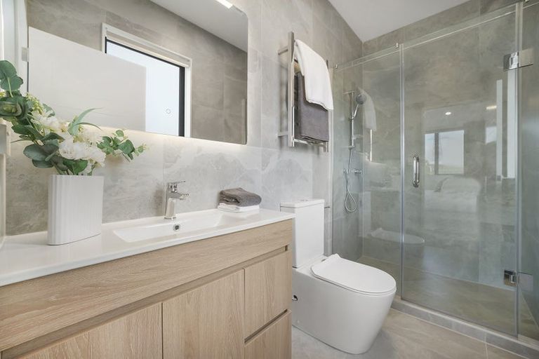 Photo of property in 8/32 Tiraumea Drive, Pakuranga, Auckland, 2010