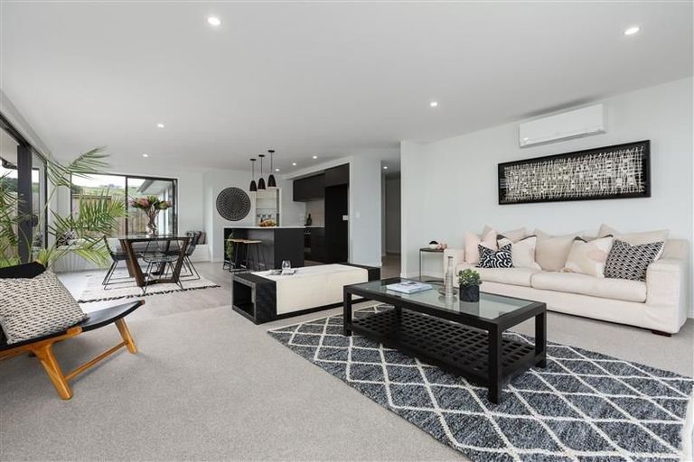 Photo of property in 33 Awataha Crescent, Pyes Pa, Tauranga, 3110