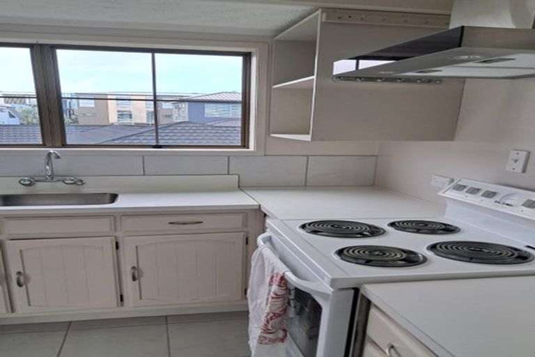 Photo of property in 1/5 Pupuke Road, Takapuna, Auckland, 0622