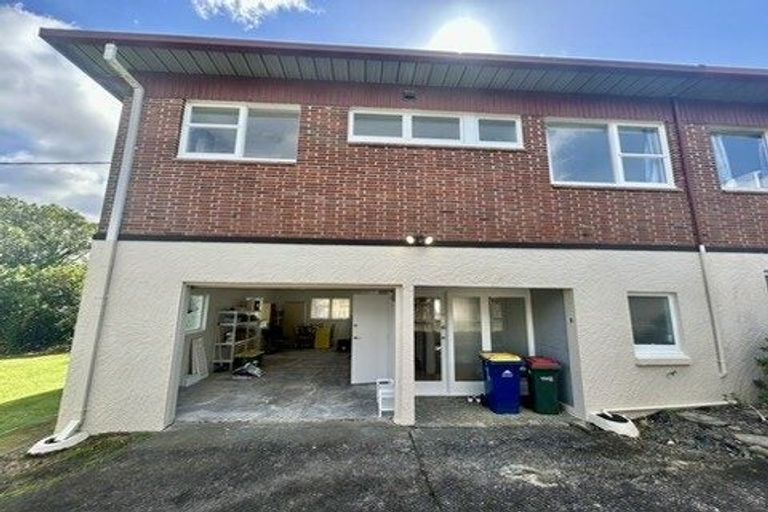 Photo of property in 1/5 Braemar Road, Castor Bay, Auckland, 0620