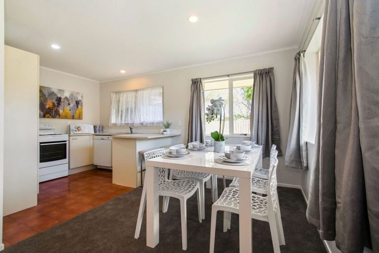 Photo of property in 19 Liddesdale Place, Papakura, 2110