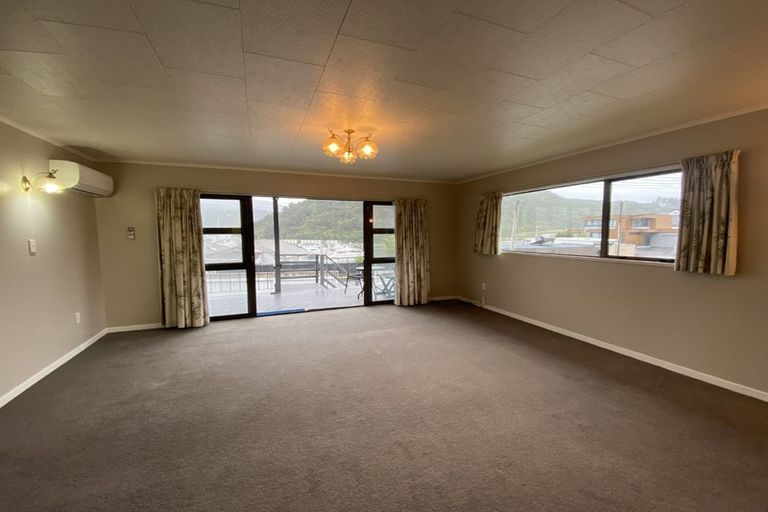 Photo of property in 62 Waikawa Road, Picton, 7220