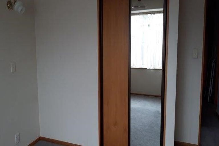 Photo of property in 8a Grassmere Street, Papanui, Christchurch, 8052