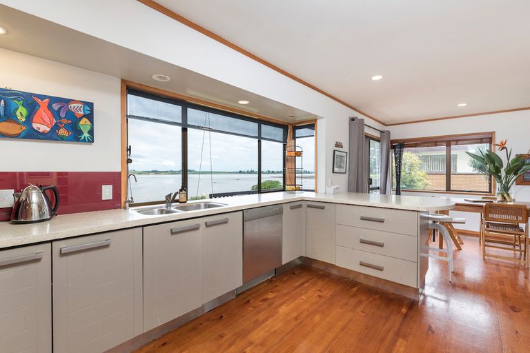 Photo of property in 33 St Annes Crescent, Wattle Downs, Auckland, 2103