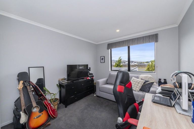 Photo of property in 18 Brian Keogh Lane, Wigram, Christchurch, 8025