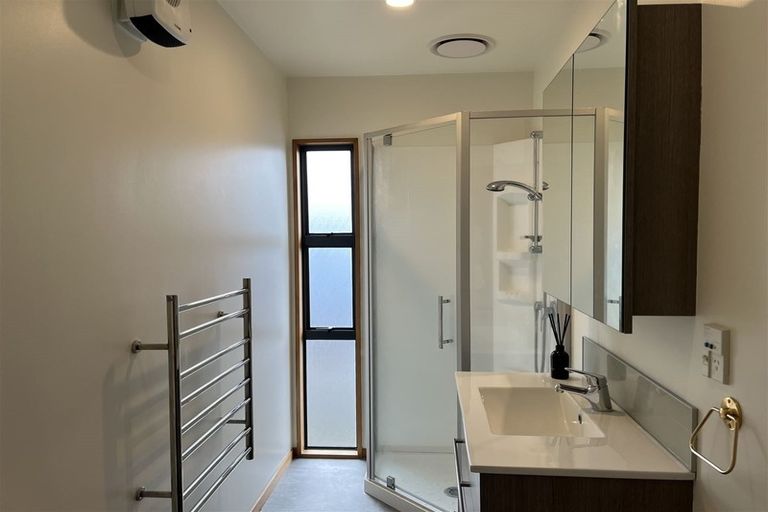 Photo of property in 3/96 Wainui Street, Riccarton, Christchurch, 8041