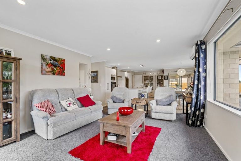 Photo of property in 12 Vantage Place, Omokoroa, 3114