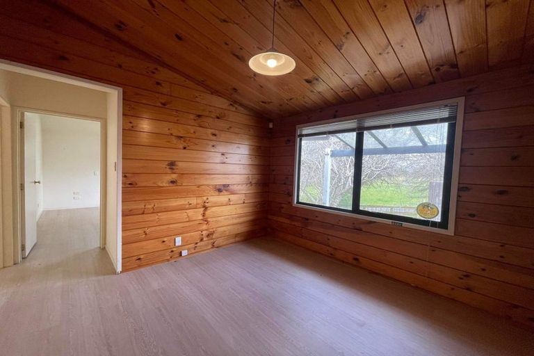 Photo of property in 37 Pitt Road, Runciman, Drury, 2578