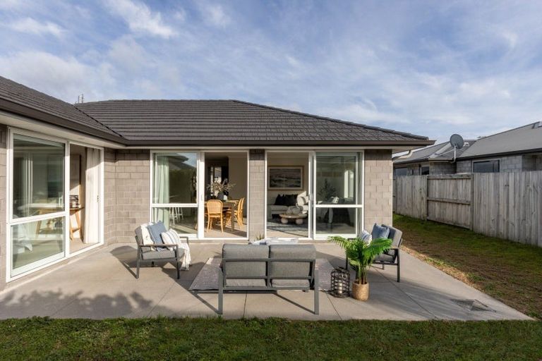 Photo of property in 10 Te Kio Crescent, Papamoa Beach, Papamoa, 3118