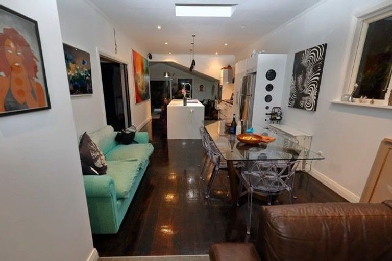 Photo of property in 44 Mortimer Terrace, Aro Valley, Wellington, 6021