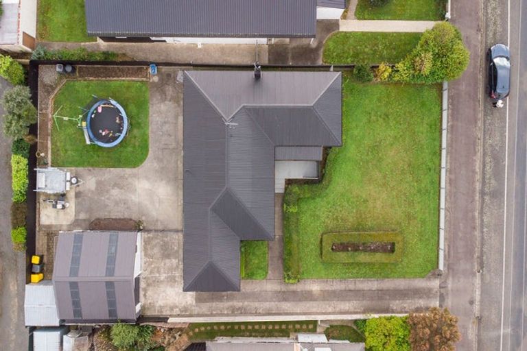 Photo of property in 35 Guy Street, Dannevirke, 4930