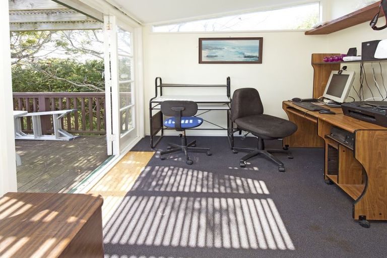 Photo of property in 30 Tiri Road, Manly, Whangaparaoa, 0930