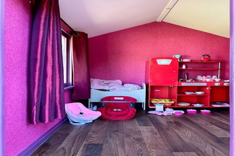 Photo of property in 5 Silverwood Place, Hornby, Christchurch, 8042