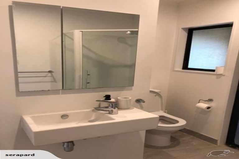 Photo of property in 33 Park Hill Road, Birkenhead, Auckland, 0626