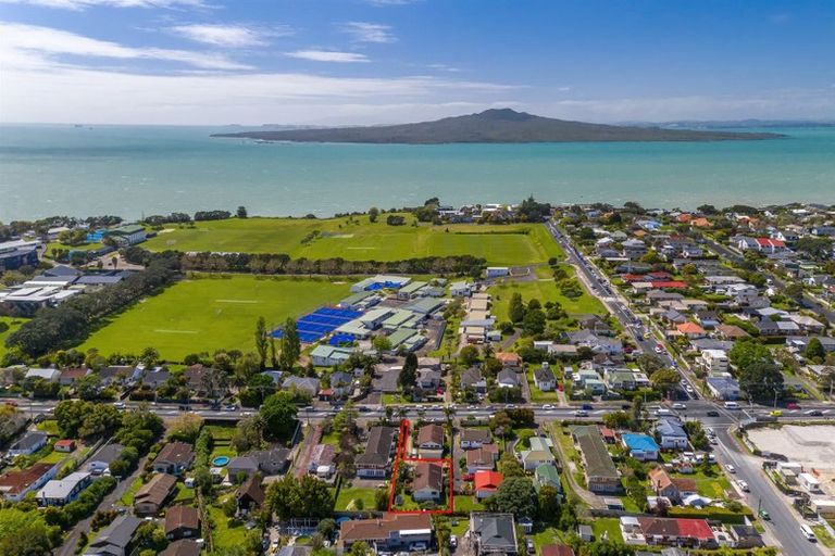 Photo of property in 2/193 Lake Road, Belmont, Auckland, 0622