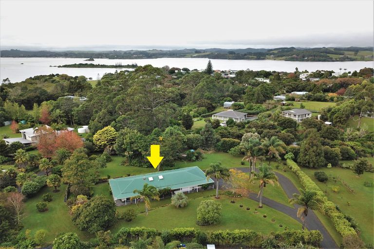 Photo of property in 215 Rangitane Road, Kerikeri, 0294