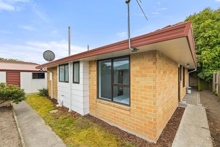Photo of property in 1/3 Thornhill Place, Sockburn, Christchurch, 8042