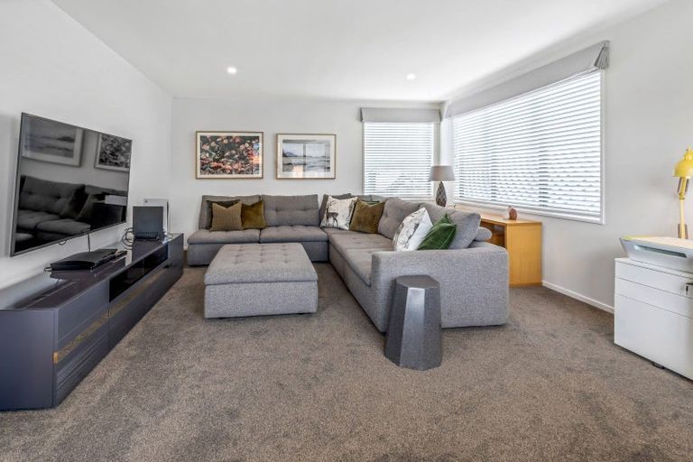 Photo of property in 21 Woodlanding Road, Whitford, Howick, 2571