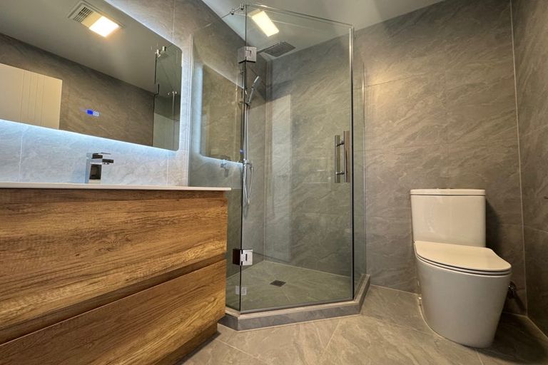 Photo of property in 5 Kautawa Lane, Massey, 0614